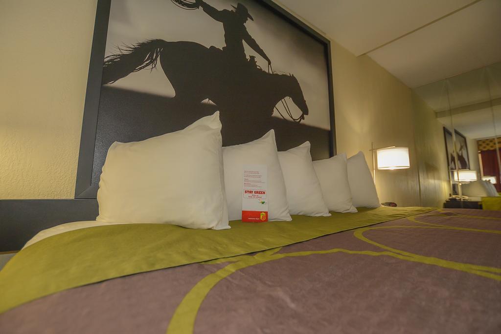 Super 8 By Wyndham Norman Hotel Kültér fotó